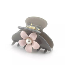 Load image into Gallery viewer, Amalia Small Hair Jaw